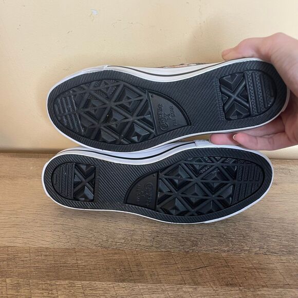 NWOT Converse Chuck Taylor All Star Ox Digital Floral size 5 Women - Picture 6 of 8